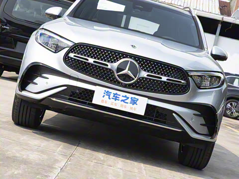 2025�� �Ŀ� GLC 260 L 4MATIC ������