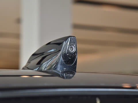 2026�� 110 3.0T P400 X-Dynamic HSE