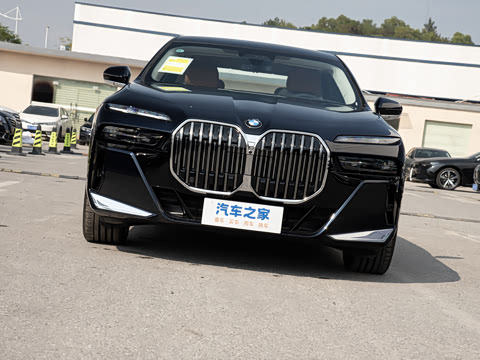 2026�� 740Li ������ M�˶���װ