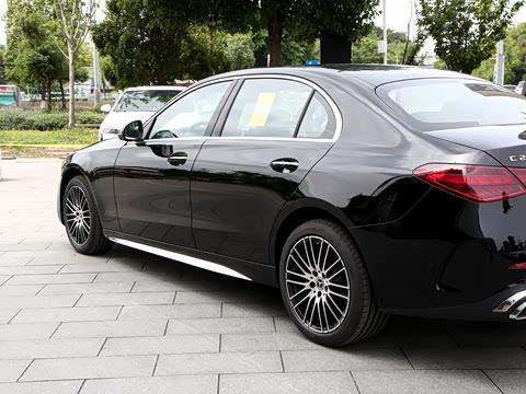 2026�� �Ŀ� C 260 L �˶���