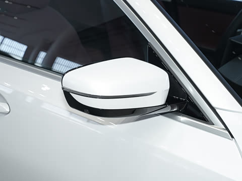 2026�� 325Li M�˶���װ