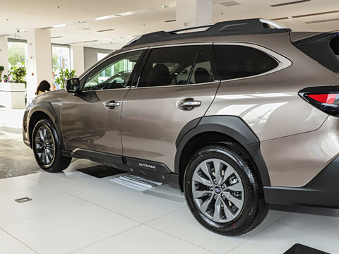 2024�� 2.5i AWD�˶��� EyeSight