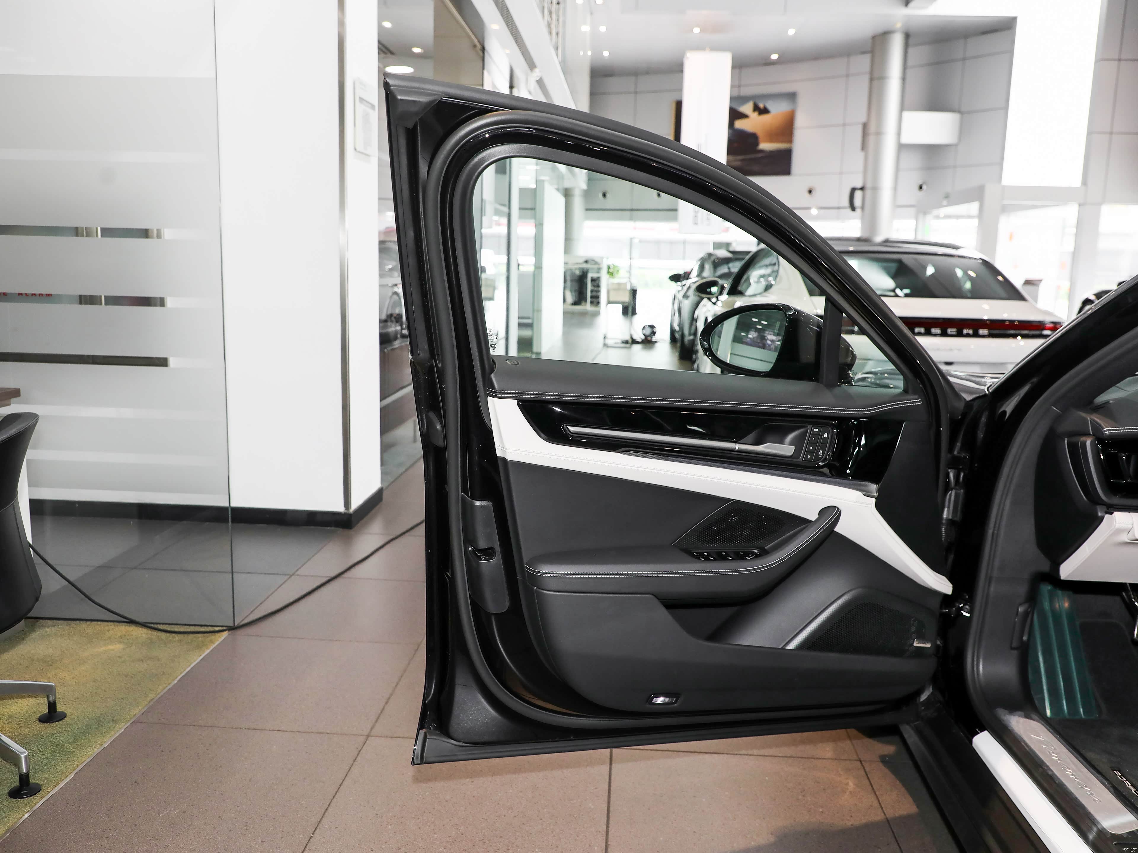 Porsche Panamera, миниатюра 24
