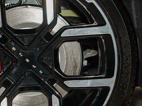 2025�� 702 ������ Ultra