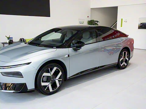 2026�� ���� 725 Max �콢��