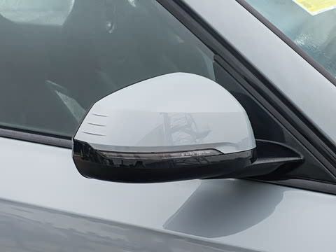 2025�� xDrive25Li M�˶���ҹ��װ