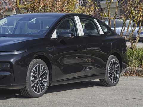 2025�� 650������