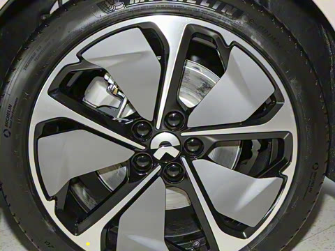 2025�� 100kWh Touring