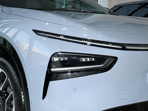 2026�� ���� 702 Max �콢��