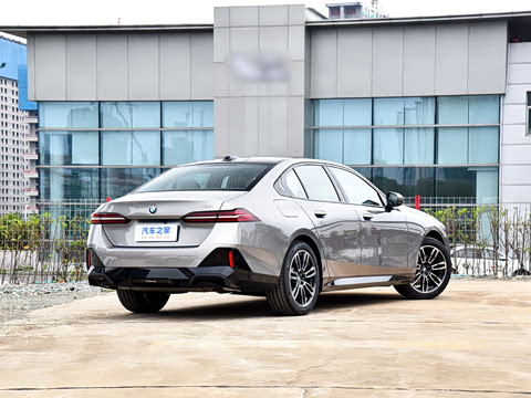 2026�� 525i M�˶���װ