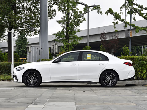 2026�� �Ŀ� C 260 L �ҹ�˶���
