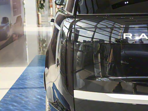 2025�� 3.0 L6 400PS �����ӳ���