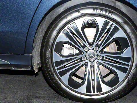 2024�� E 350 e L ���ʽ��϶����˶��γ�