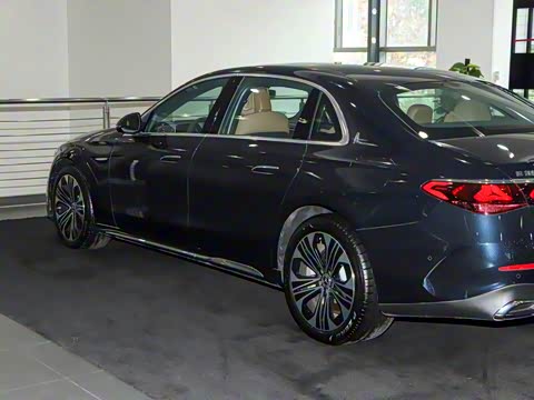 2024�� E 350 e L ���ʽ��϶����˶��γ�