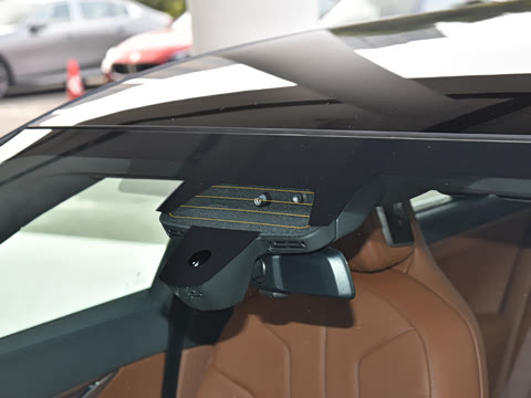 2026�� 740Li ������ M�˶���װ