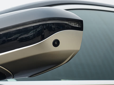 2026�� �Ŀ� 525Li M�˶���װ