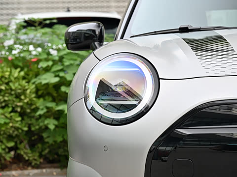2026�� JOHN COOPER WORKS �й��ر��