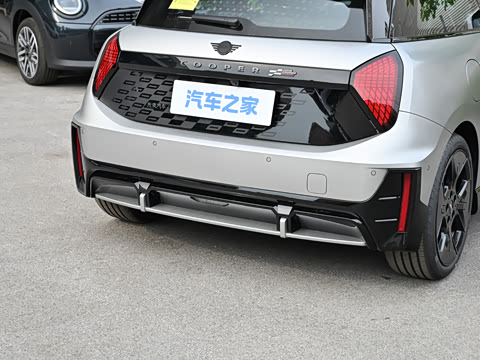 2026�� JOHN COOPER WORKS �й��ر��