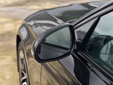 2026�� �Ŀ� E 260 �˶���