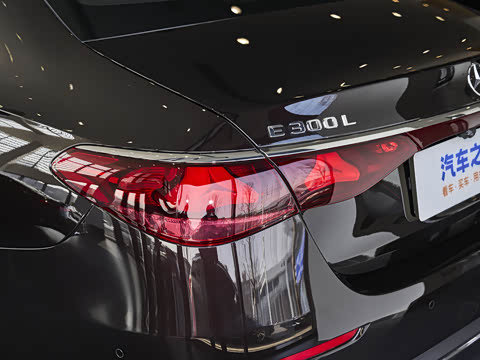 2026�� E 300 L ������