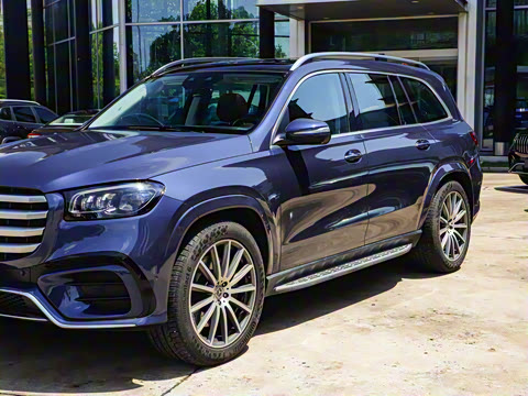 2025�� GLS 450 4MATIC ������