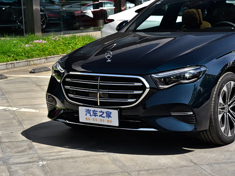 2026�� �Ŀ� E 300 L ������