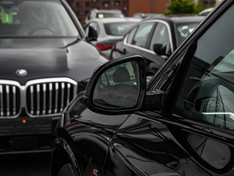 2025�� xDrive 40Li ������M�˶���ҹ��װ