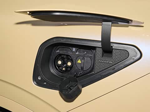 2025�� �Ŀ� Max ���̰�