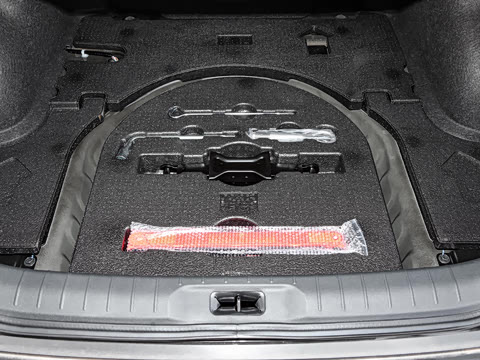 2025�� 2.0L XL-TLS ������