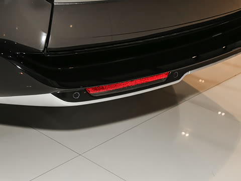 2025�� 3.0 L6 400PS ʢ���ӳ���