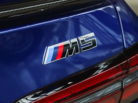 2025�� M5