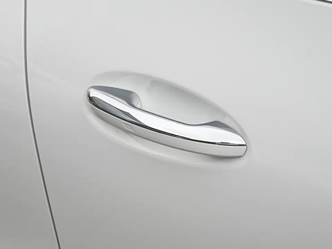2026�� �Ŀ� GLC 260 L 4MATIC ������