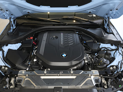 2026�� M240i xDrive