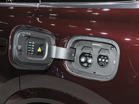 2025�� ���� Ultra�� 53.4kWh 6���� (896�߼����״