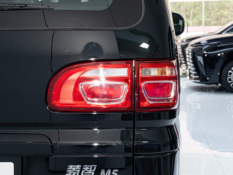 2025�� M5 1.6L ���������� 7��