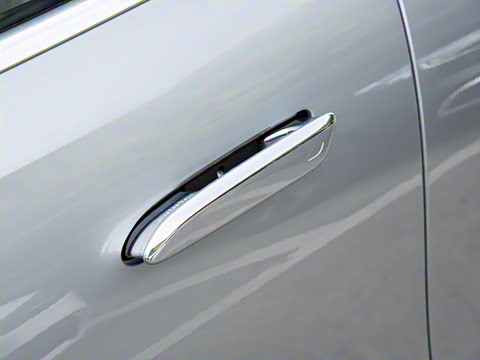 2026�� E 300 L ������