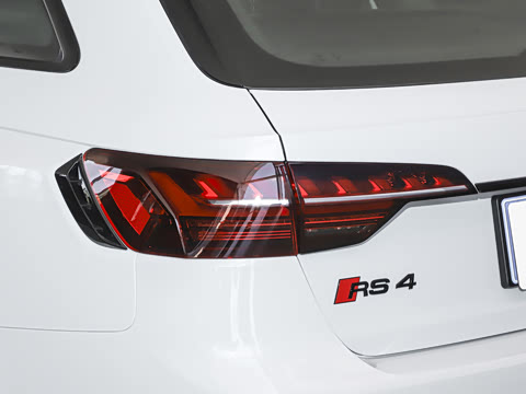 2024��  RS4 Avant ȼ���