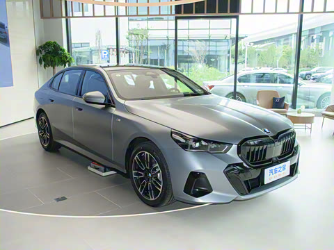 2025�� 525Li M�˶���װ