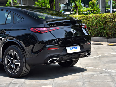 2026�� �Ŀ� GLC 260 4MATIC ����SUV