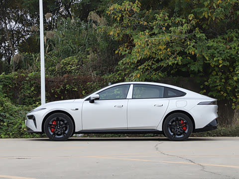 2026 007+  650 Ultra+״