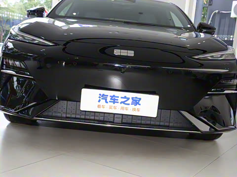 2025�� 700km Զ���Ǽݰ�