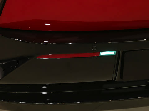 2025�� 750 ���� Max