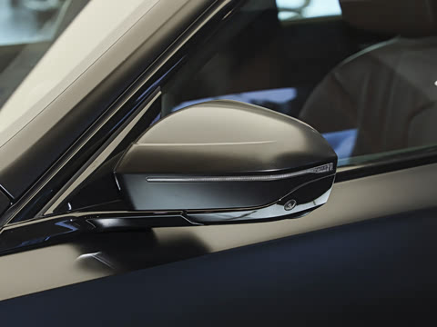 2026�� 740Li ��Ӱ��ذ� M���ܰ��˶���װ