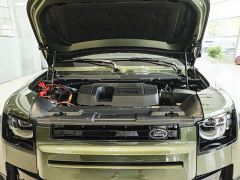 2026�� 110 3.0T X-Dynamic SE