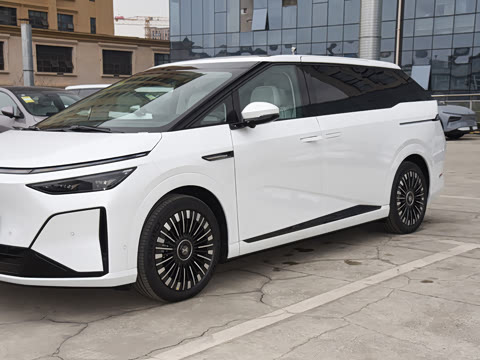 2026�� ���� 750 Ultra