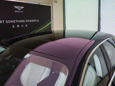 2026�� 4.0T V8 Mulliner