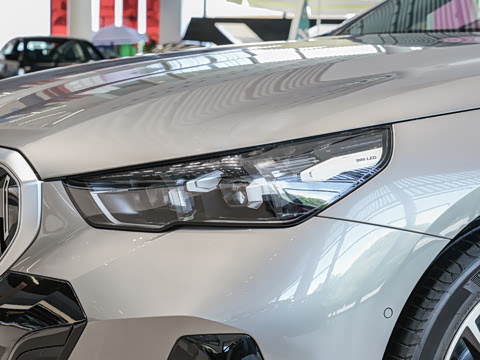 2026�� �Ŀ� 530Li ������ M�˶���װ