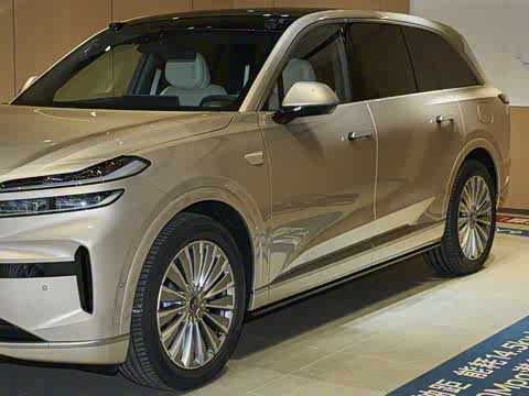 2025�� Ultra ������