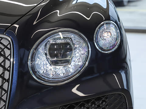 2026�� 4.0T V8 ������