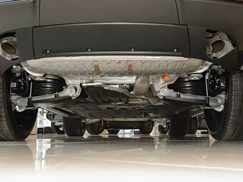 2026�� 3.0 L6 360PS SE�����
